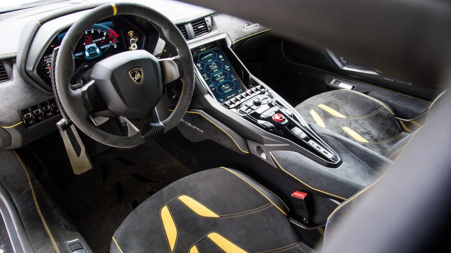  Lamborghini Centenario LP770-4 2016 года  (фото 18 из 61)
